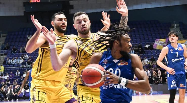 אקסבייר סניד מול נתנאל ארצי (ראובן שוורץ) אקסבייר סניד מול נתנאל ארצי