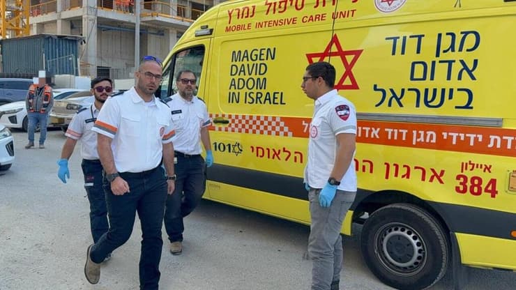 שני פועלים נהרגו בנפילה מגובה באתר בנייה בבת ים