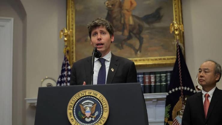 סם אלטמן נושא דברים בעת הצגת פרויקט "סטארגייט"