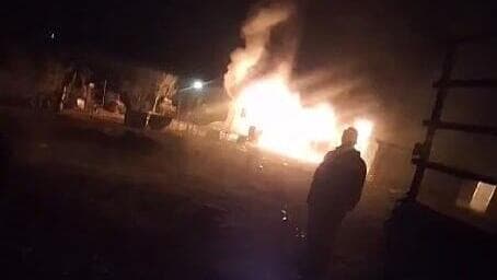 מתנחלים שרפו מסגד בכפר אל-מליחאת, מצפון-מערב ליריחו