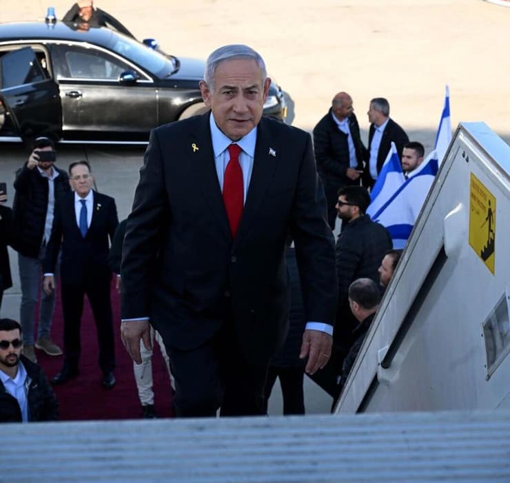 ראש הממשלה בנימין נתניהו טרם המראתו לוושינגטון