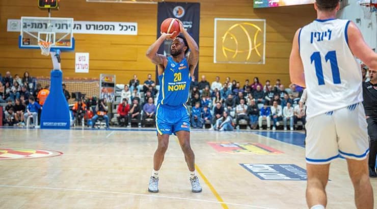 ליוואי רנדולף (רועי כפיר)  ליוואי רנדולף