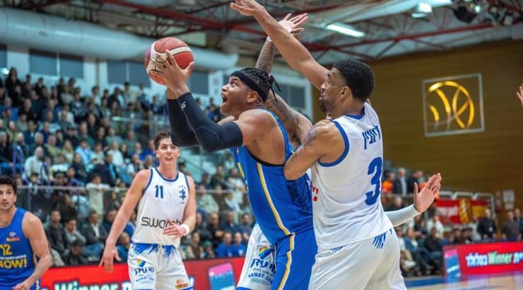 חסיאל ריברו (רועי כפיר)  חסיאל ריברו