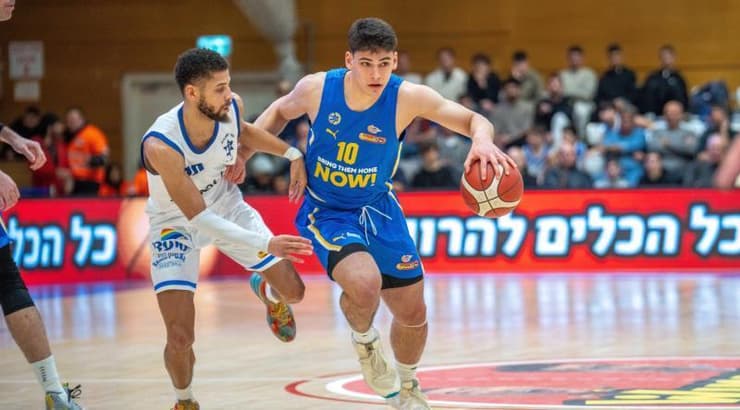 עומר מאייר מול קנדל מקולום (רועי כפיר)  עומר מאייר מול קנדל מקולום