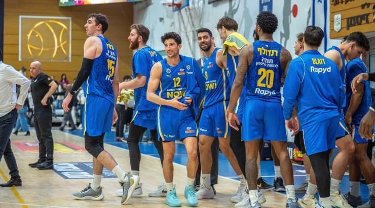 שחקני מכבי תל אביב (רועי כפיר)  שחקני מכבי תל אביב