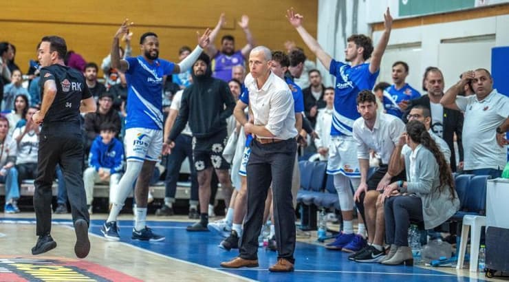 שמוליק ברנר (רועי כפיר)  שמוליק ברנר