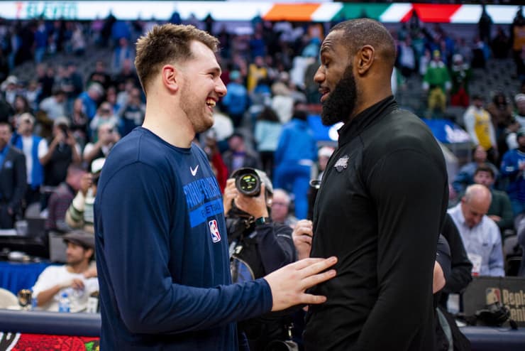 ישתפו פעולה יחדיו. דונצ'יץ' ולברון (צילום: AP Photo/Emil T. Lippe) דונצ'יץ' ולברון