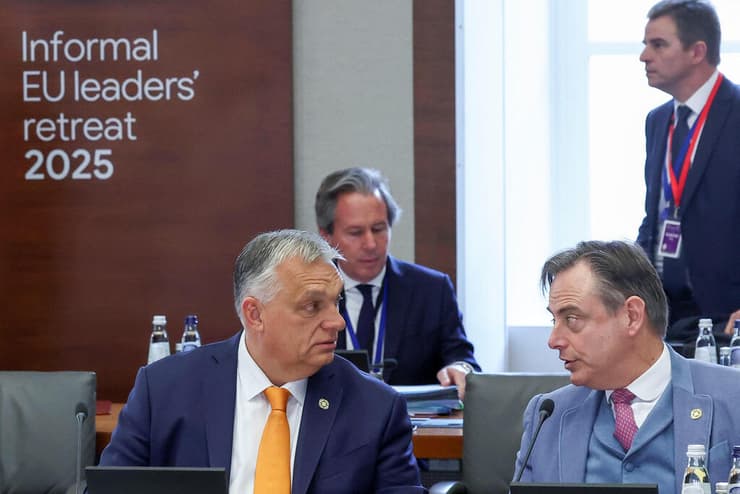 ראש ממשלת בלגיה ה חדש בארט דה ויבר עם ראש ממשלת הונגריה ויקטור אורבן פסגת האיחוד האירופי