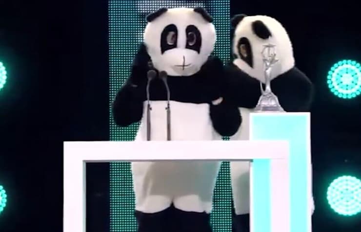 ראש ממשלת בלגיה לעתיד בארט דה ויבר מחופש ל פנדה