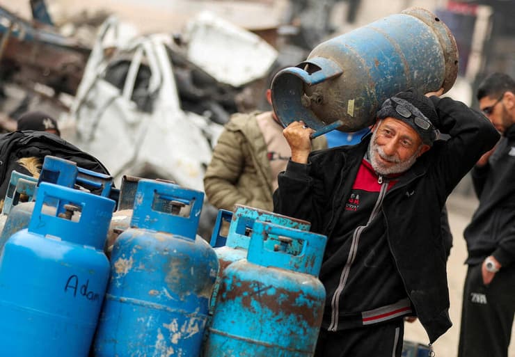 פליט פליטים פלסטינים עזתי עזתים ב עיר עזה רצועת עזה