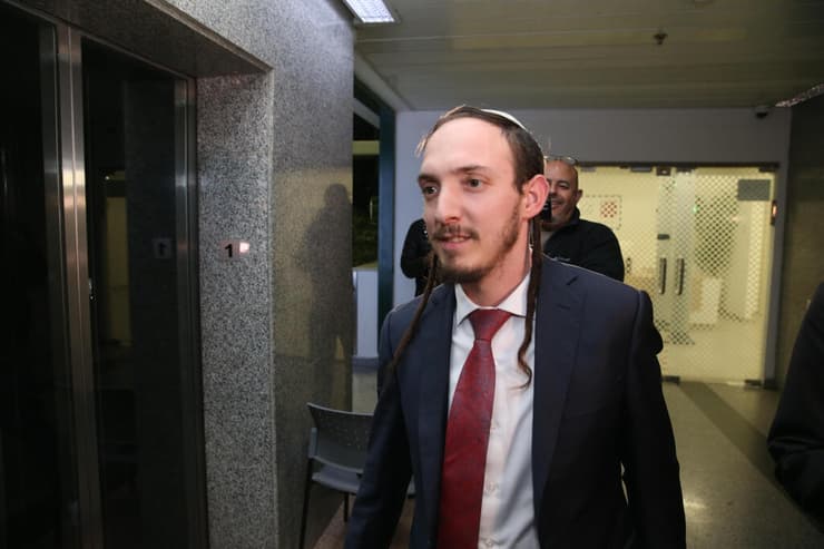 "התקשרתי וחיזקתי אותו". חנמאל דורפמן יוצא מחקירה במח"ש (צילום: עמית שאבי) חנמאל דורפמן יוצא מחקירה במח"ש