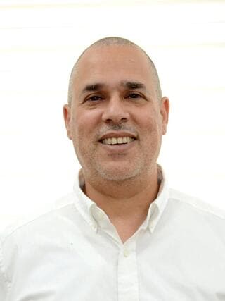 עו"ד צביקה ציפוק