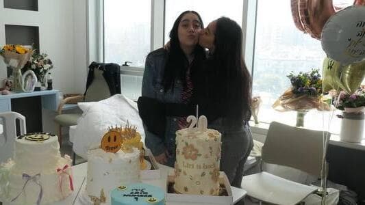 רוני הבכורה, בברכת יום הולדת ללירי