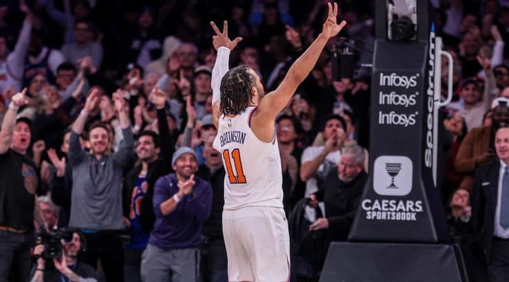 ג'יילן ברונסון חוגג