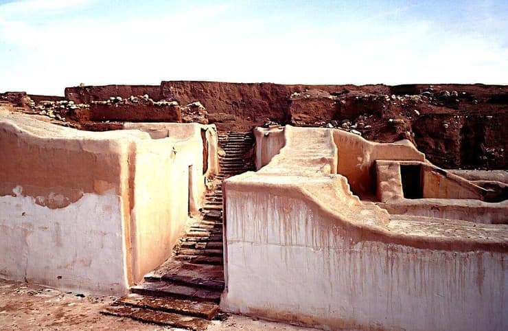 שרידי הארמון המערבי באבלה