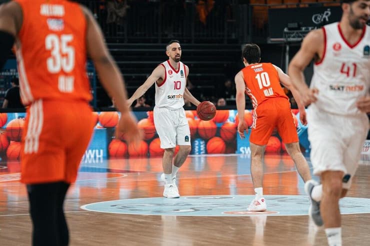 הפועל ת"א מחכה ליריבתה. טימור (צילום: הפועל ת"א) טימור