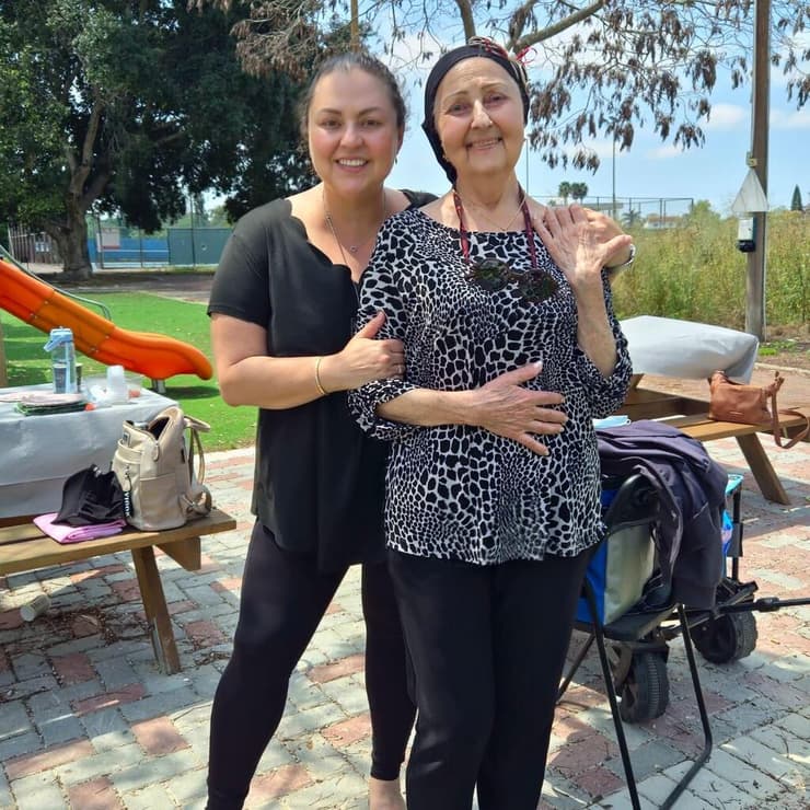 תרופות לעשירים בלבד! סווטלנה סטלינסקי עם בתה ויקי