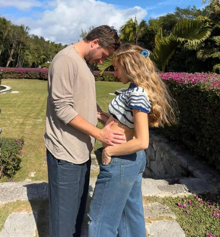 אן זיוי יניב וייס היריון