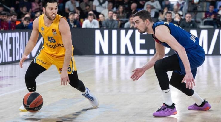 תמיר בלאט מול תומאש סטורנסקי (אלעד גולדשטיין, מכבי ת"א) תמיר בלאט מול תומאש סטורנסקי