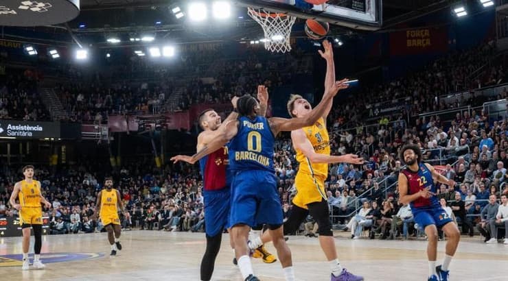 רוקאס יוקובאיטיס (אלעד גולדשטיין, מכבי ת"א) רוקאס יוקובאיטיס