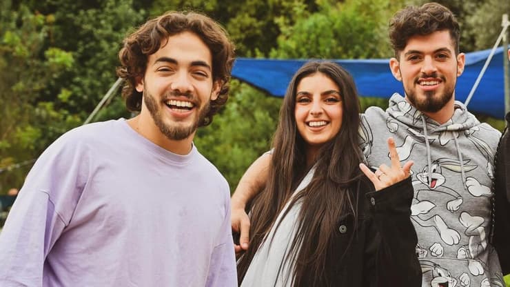 דור (מימין) יחד עם עמית מגנזי ז"ל. "רציתי רק ללבוש מדים, לקחת נשק ולנסוע לעוטף"    