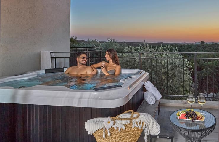 ג'קוזי בסוויטה בדרים איילנד ריזורט