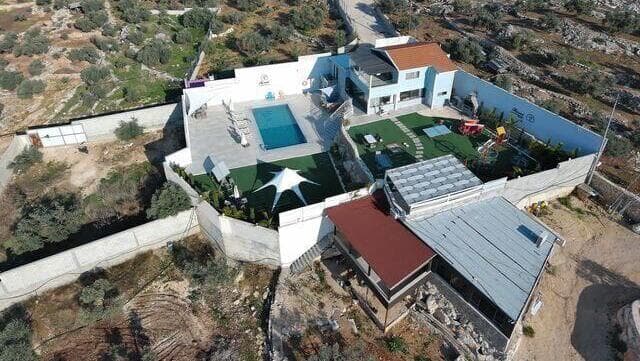  מתחמי יוקרה במרחב קו התפר 