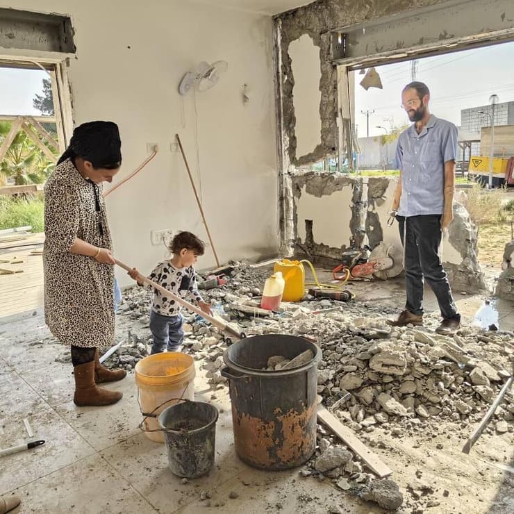 עמיחי שינדלר נפצע אנושות ב-7 באוקטובר וחזר לביתו בכרם שלום