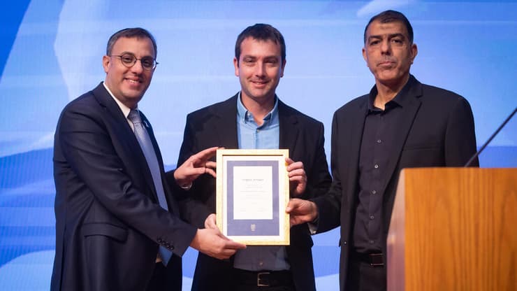 “המאבק במחלת הסרטן הוא לא רק רפואי – הוא מאבק על שוויון, על נגישות ועל צדק חברתי", ח״כ ד״ר יאסר חוג׳יראת, גיא תבורי וח"כ יוני משריקי (אברהם אסכף) ח"כ חוג'יראת, גיא תבורי וח"כ יוני משריקי