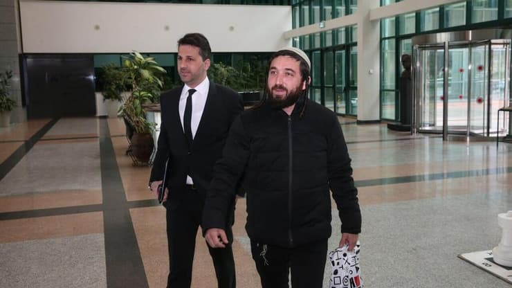 צבי סוכות מגיע לחקירה במח"ש