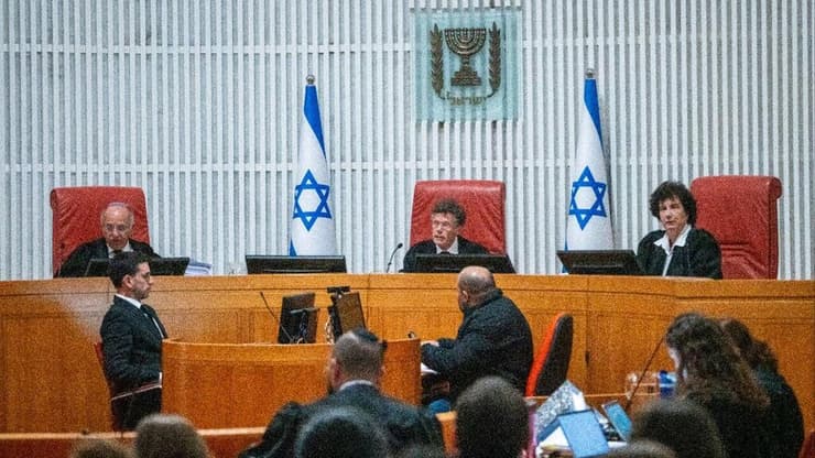 משפטי: בג"ץ - דיון בעתירת התנועה לאיכות השלטון על אופן מינוי נציב שירות המדינה