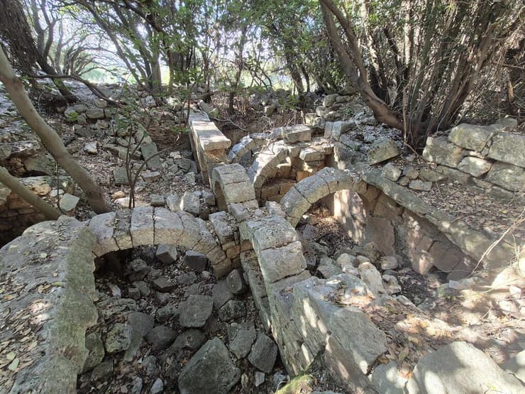 טיול לחורבת צונם 