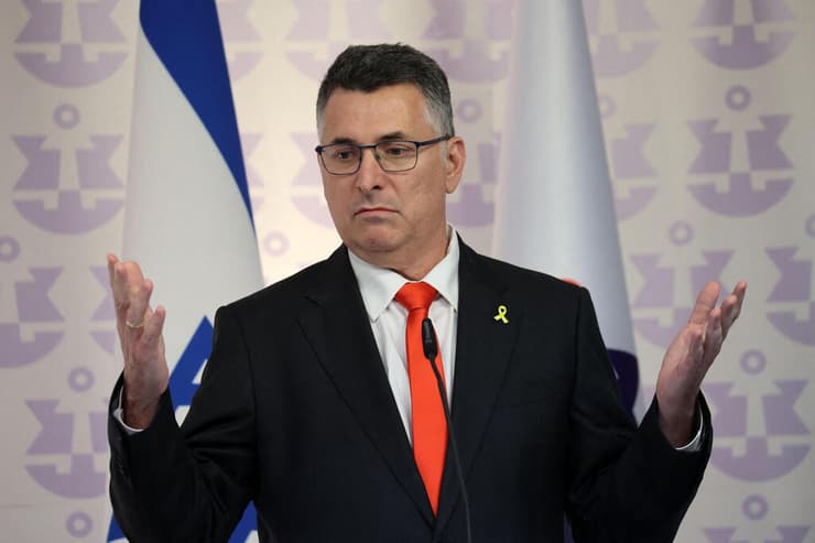 שר החוץ גדעון סער 