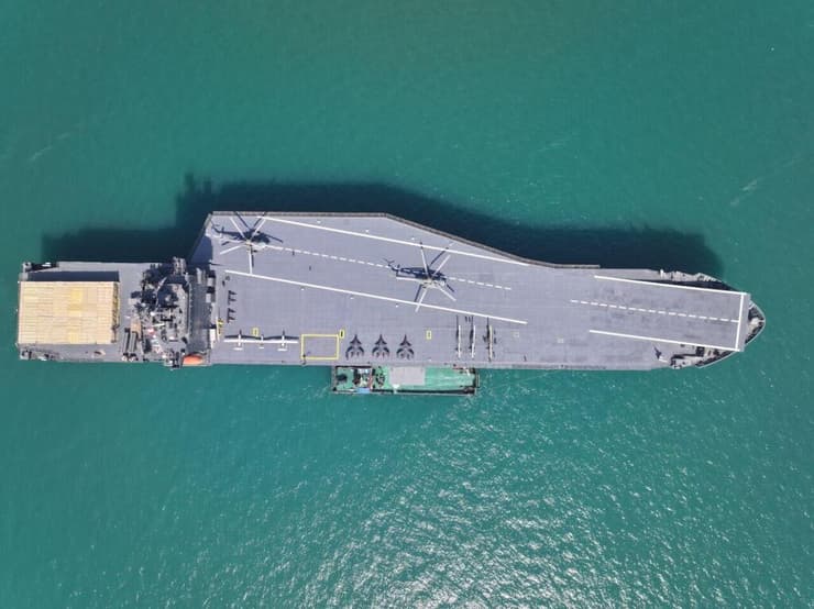 נושאת הכטב"מים שנרכשה על ידי משמרות המהפכה באיראן