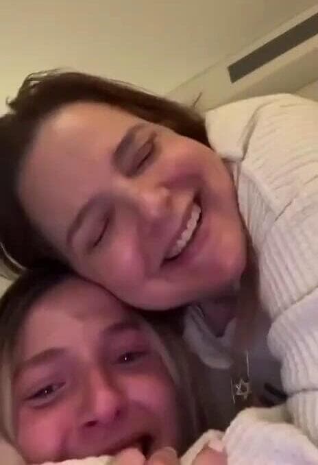 משפחת בן עמי מקבלת את הבשורה