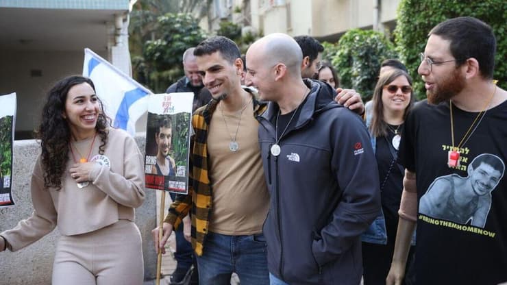 חברים של אור לוי החטוף שמשתחרר בפעימה החמישית