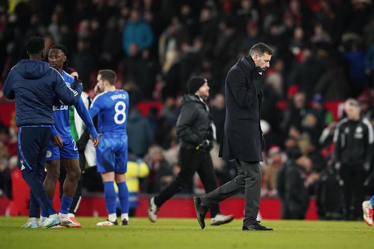 ואן ניסטלרוי ההמום, בסיום המשחק