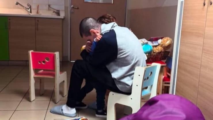 הגשים סוף-סוף חלום: להרדים את אלמוג. אור עם בנו בן ה-3, אמש ( צילום: יואב וינפלד) אור לוי מתאחד לראשונה עם בנו אלמוג בן ה3