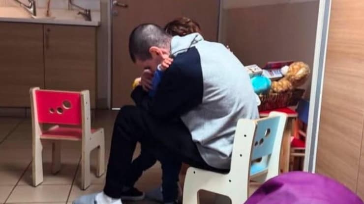 אור לוי מתאחד עם בנו אלמוג ( צילום: יואב וינפלד) אור לוי מתאחד לראשונה עם בנו אלמוג בן ה3