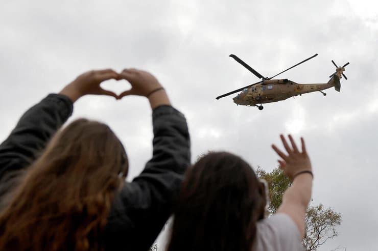 מסוק ממריא מרעים