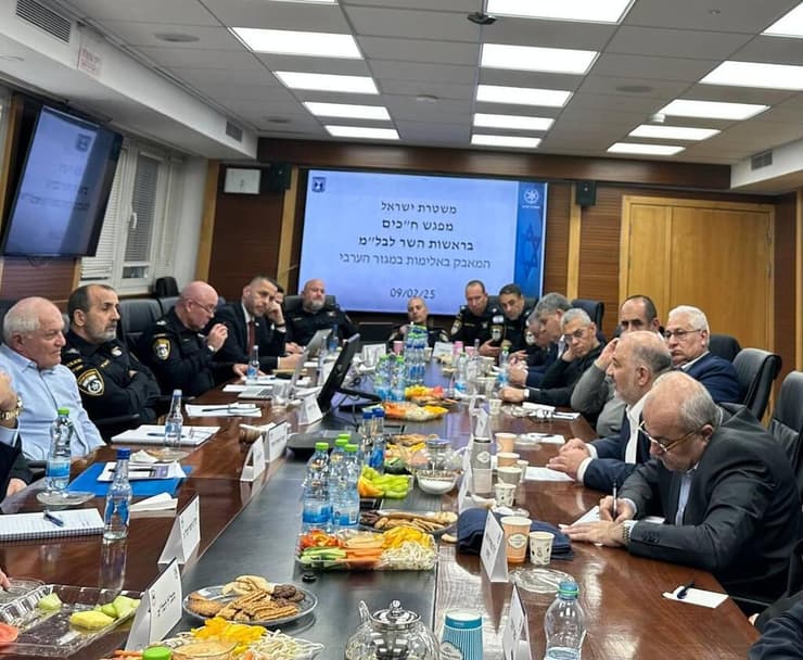 מ"מ השר לביטחון לאומי חיים כץ ומפכ"ל המשטרה דני לוי במפגש עם נציגי המגזר הערבי