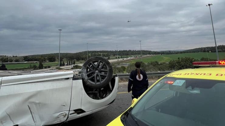 זירת תאונת הדרכים במחלף קרית גת בכביש 6