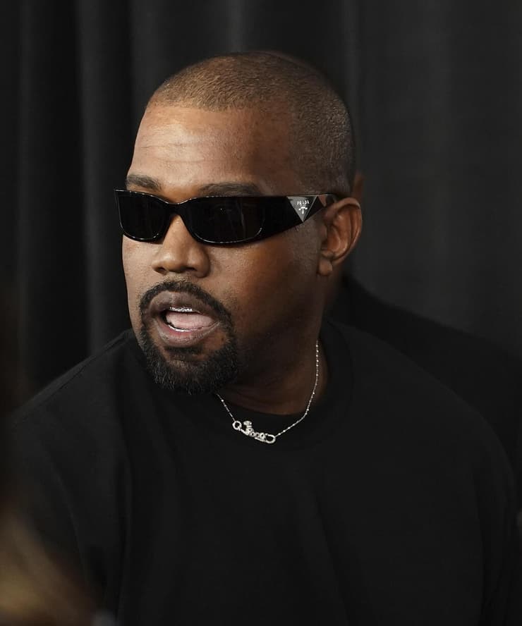 קניה ווסט. אנטישמיות גלויה הגיעה למיינסטרים גם דרך ידוענים (צילום: Jordan Strauss / Invision / AP) קניה ווסט