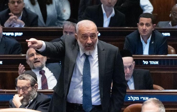 אריה דרעי. ממשלת שמאל לא תיתן הכול (צילום: שלו שלום) אריה דרעי במליאת הכנסת בזמן נאום נתניהו