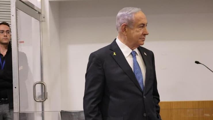 ראש הממשלה בנימין נתניהו נכנס לעדותו בבית המשפט המחוזי בתל אביב