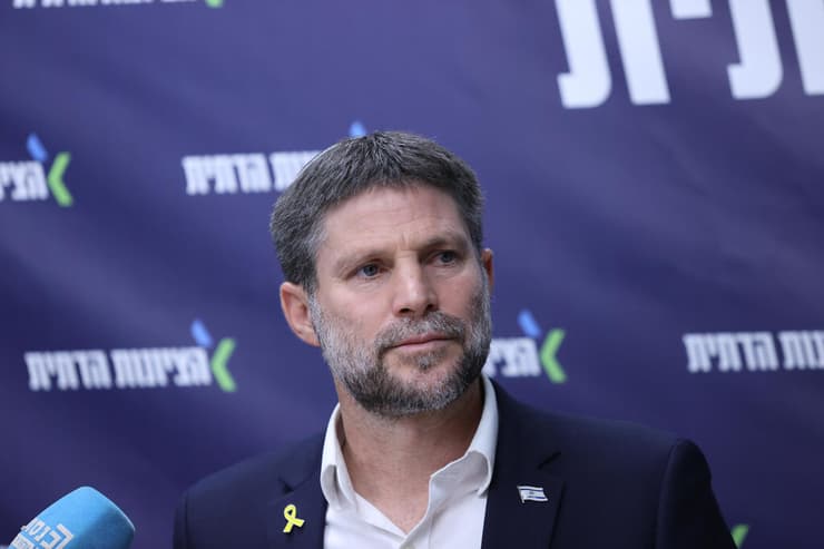 לא מאותו חומר. בצלאל סמוטריץ' (צילום: אלכס קולומויסקי ) ישיבת סיעה הציונות הדתית