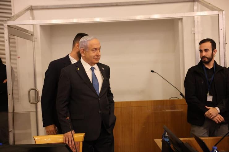 ראש הממשלה בנימין נתניהו נכנס לעדותו בבית המשפט המחוזי בתל אביב