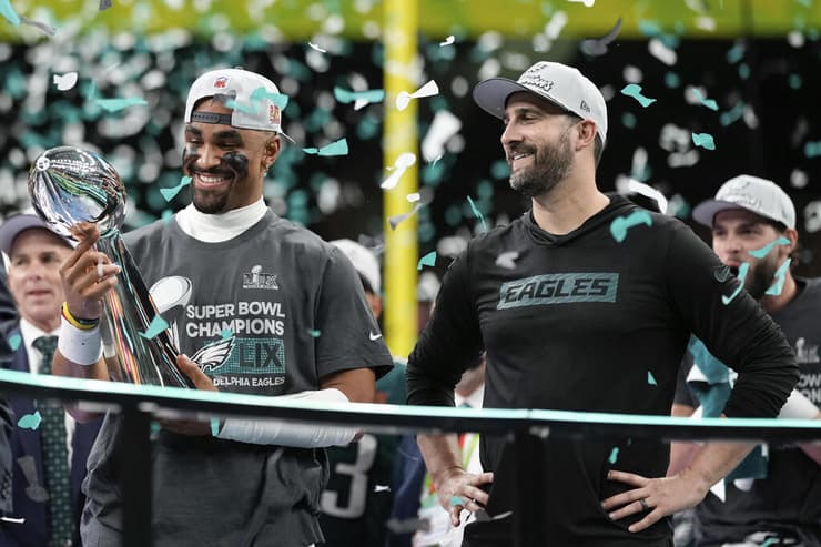 "הביקורת עליו משגעת אותי". סיריאני לצד הרטס (צילום: AP Photo/Matt Slocum) סיריאני לצד הרטס