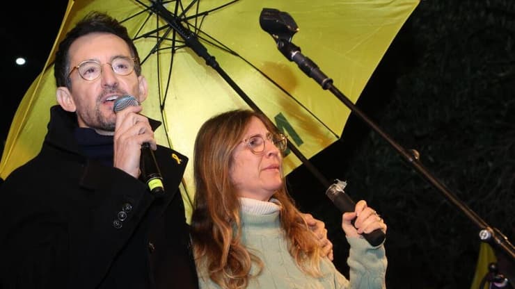 עברי לידר בציון יום הולדתו של החטוף אלון אהל בכיכר החטופים (צילום: מוטי קמחי) ציון יום הולדתו של החטוף אלון אהל בכיכר החטופים