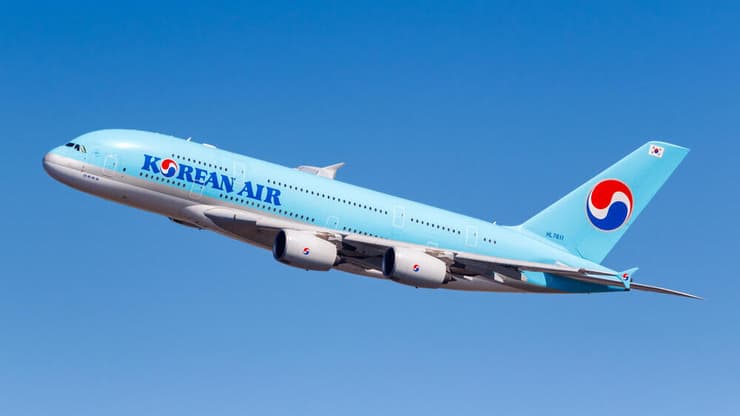 מטוס מדגם איירבוס A380-800 של חברת קוריאן אייר (צילום: Markus Mainka / Shutterstock.com) מטוס מדגם איירבוס A380-800 של חברת קוריאן אייר